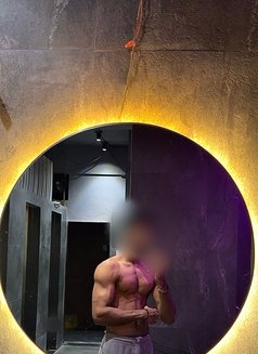 Aakash 8inch available for real or cam - Male escort in Mumbai Photo 2 of 6