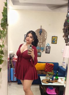 Mistress Rihana Online & Real Sessions - டொமினாட்ரிக்ஸ் in Gurgaon Photo 17 of 18