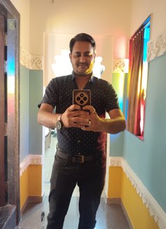 Viv Chaudhary - Male எஸ்கார்ட் in Udaipur Photo 1 of 3