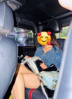 Janvi singh - escort in Noida Photo 3 of 5