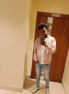 Mike - Male escort in Kolkata Photo 2 of 3
