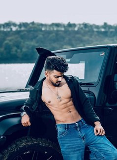 Hardik Shinde - Male escort in Pune Photo 1 of 5