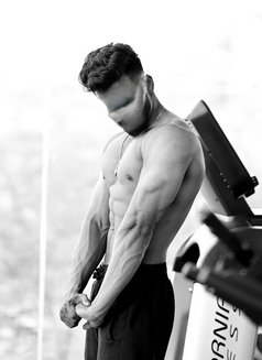 Hardik Shinde - Male escort in Pune Photo 3 of 5