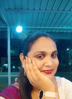 Transexual Chennai Virugambakam Lathiga - Transsexual escort in Chennai Photo 4 of 6