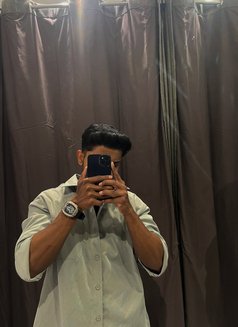 Cuteb - Male escort in New Delhi Photo 2 of 3