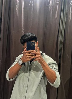Cuteb - Male escort in New Delhi Photo 3 of 3