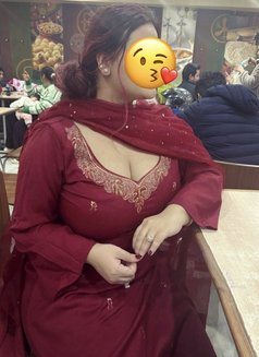 Mansi - escort in New Delhi Photo 6 of 6