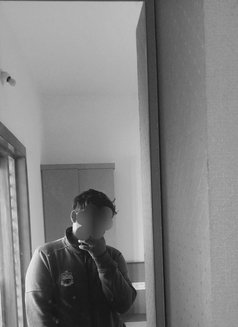 The Unknown - Male एस्कॉर्ट in Bangalore Photo 2 of 3