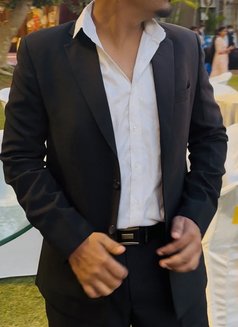 P7351 - Male एस्कॉर्ट in Mumbai Photo 1 of 4