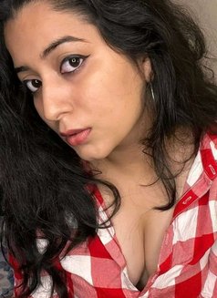 Rani Cam Show - एस्कॉर्ट in Chennai Photo 1 of 1