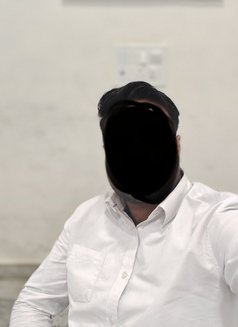 Mr.Kumar - Male எஸ்கார்ட் in New Delhi Photo 2 of 3