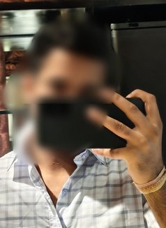 Aditya - For outcalls in Bangalore - Male எஸ்கார்ட் in Bangalore Photo 1 of 5