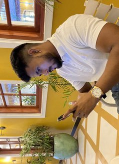 Shubh - Male एस्कॉर्ट in New Delhi Photo 4 of 4