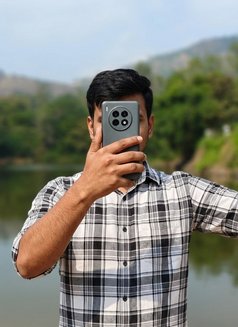 Heyitsme - Male escort in Bangalore Photo 3 of 3