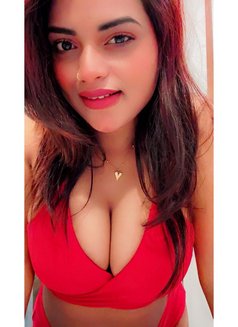 Erana - ఎస్కార్ట్ in Bangalore Photo 2 of 3