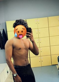 Pussy Eater - Male எஸ்கார்ட் in Pune Photo 1 of 5