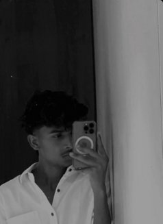 Siddhant - Male escort in Mumbai Photo 3 of 4