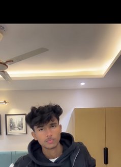 Siddhant - Male एस्कॉर्ट in Mumbai Photo 1 of 3