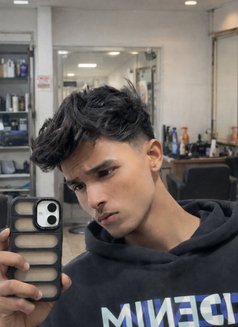 Siddhant - Male एस्कॉर्ट in Mumbai Photo 3 of 3