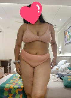 Shreya Singh - escort in Kolkata Photo 2 of 23
