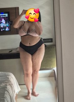 Shreya Singh - escort in Kolkata Photo 5 of 23