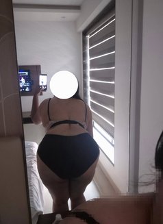 Shreya Singh - escort in Kolkata Photo 6 of 23