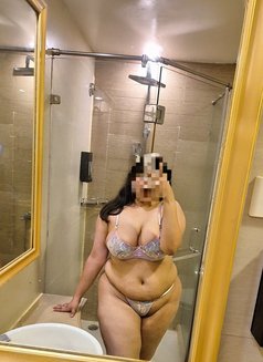Shreya Singh - escort in Kolkata Photo 7 of 23