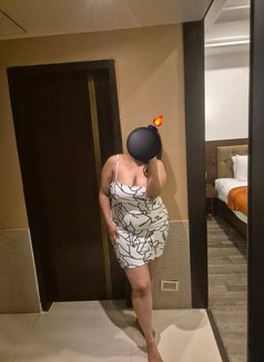 Shreya Singh - escort in Kolkata Photo 10 of 23