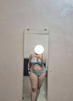 Shreya Singh - escort in Kolkata Photo 15 of 23