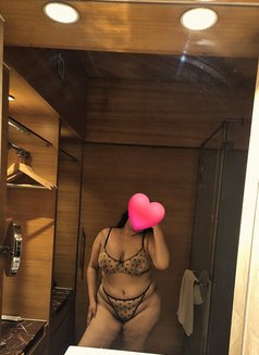 Shreya Singh - escort in Kolkata Photo 13 of 14