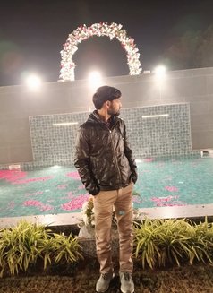 Shivam Kishor - Male मसाज in Noida Photo 4 of 5