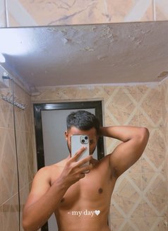Sid69 - Male escort in Mumbai Photo 2 of 4