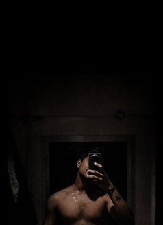 Hunter - Male escort in Mumbai Photo 2 of 4