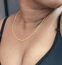 Ziya - escort in Kochi