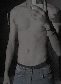 Damon S - Male escort in Mumbai Photo 7 of 10