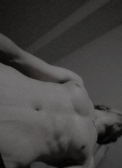 Damon S - Male escort in Mumbai Photo 8 of 10