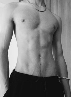 Damon S - Male escort in Mumbai Photo 9 of 10