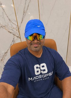 Matured Well Read globetrotter - Male companion in Bangalore Photo 1 of 5